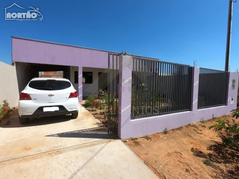 Casa à venda com 3 quartos, 110m² - Foto 1