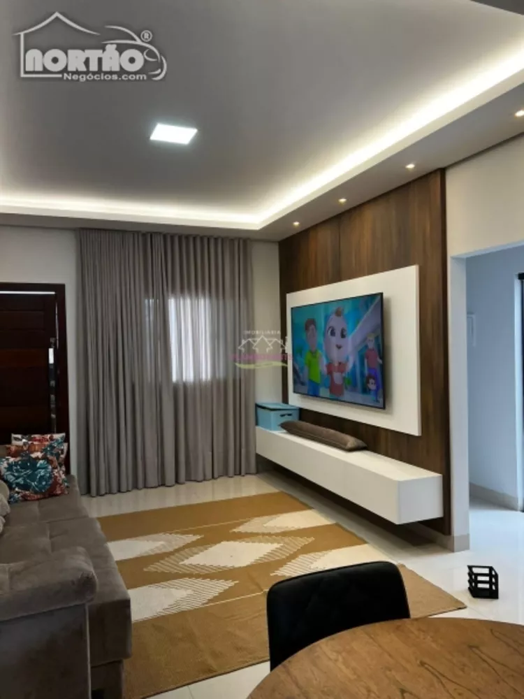 Casa à venda com 3 quartos, 150m² - Foto 3