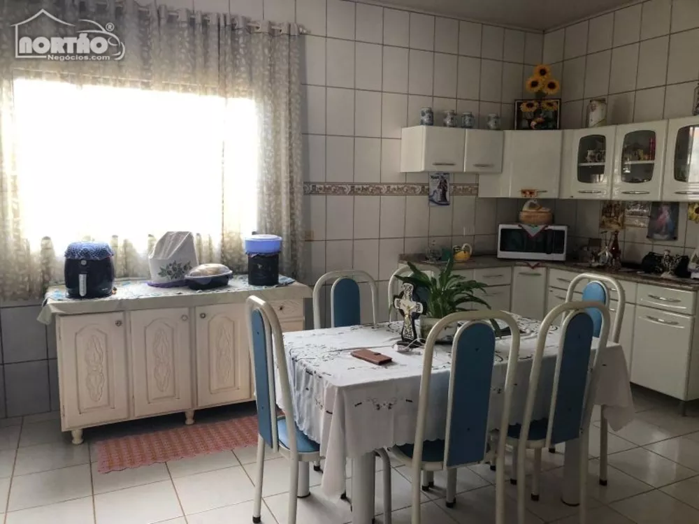 Casa à venda com 5 quartos, 250m² - Foto 5