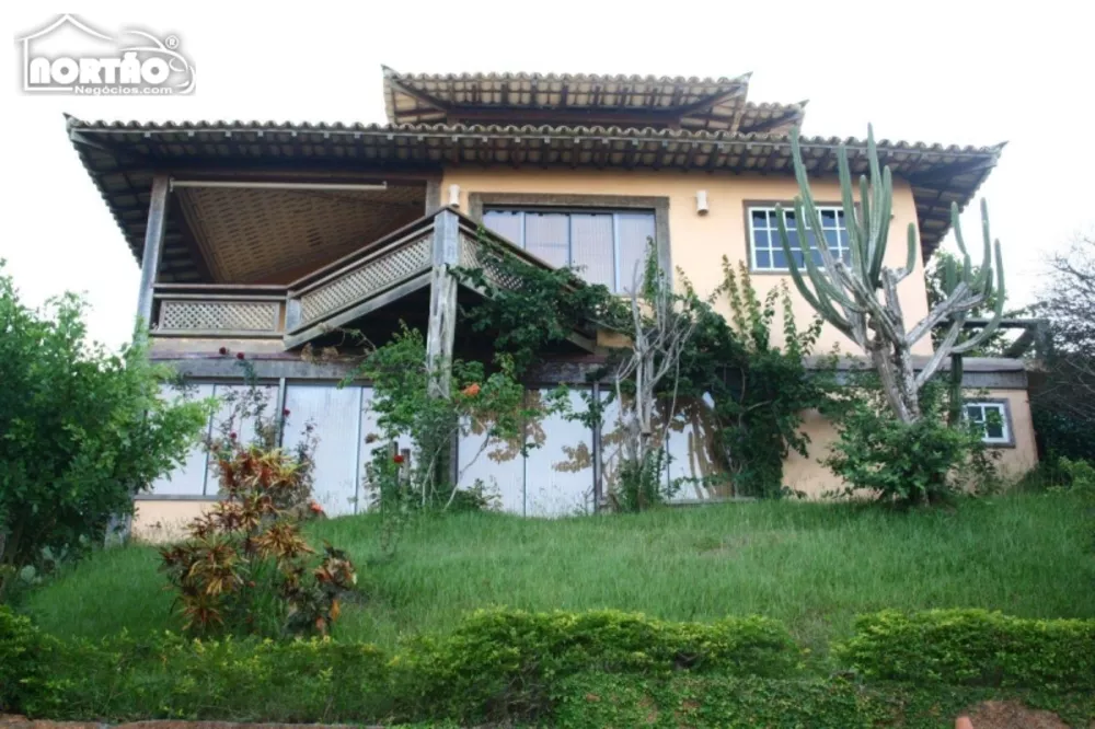 Casa à venda com 6 quartos, 160m² - Foto 1