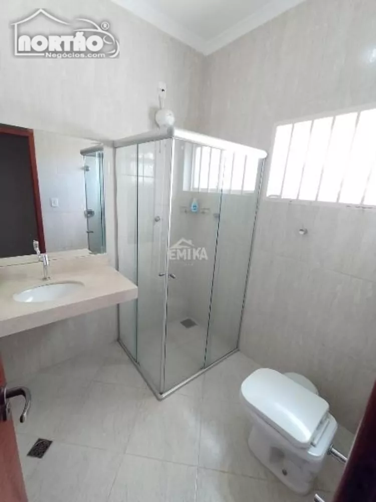 Casa à venda com 4 quartos, 43m² - Foto 1