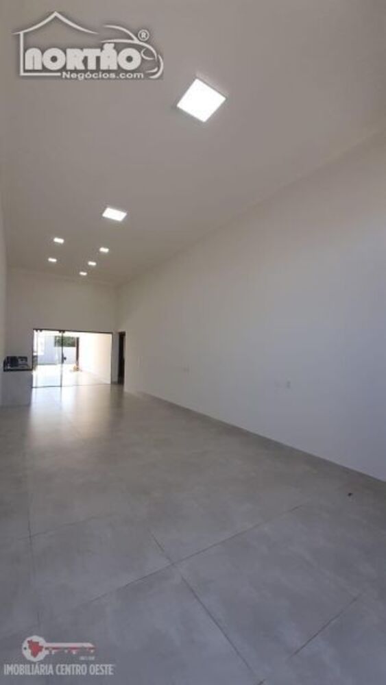 Casa à venda com 3 quartos, 177m² - Foto 1
