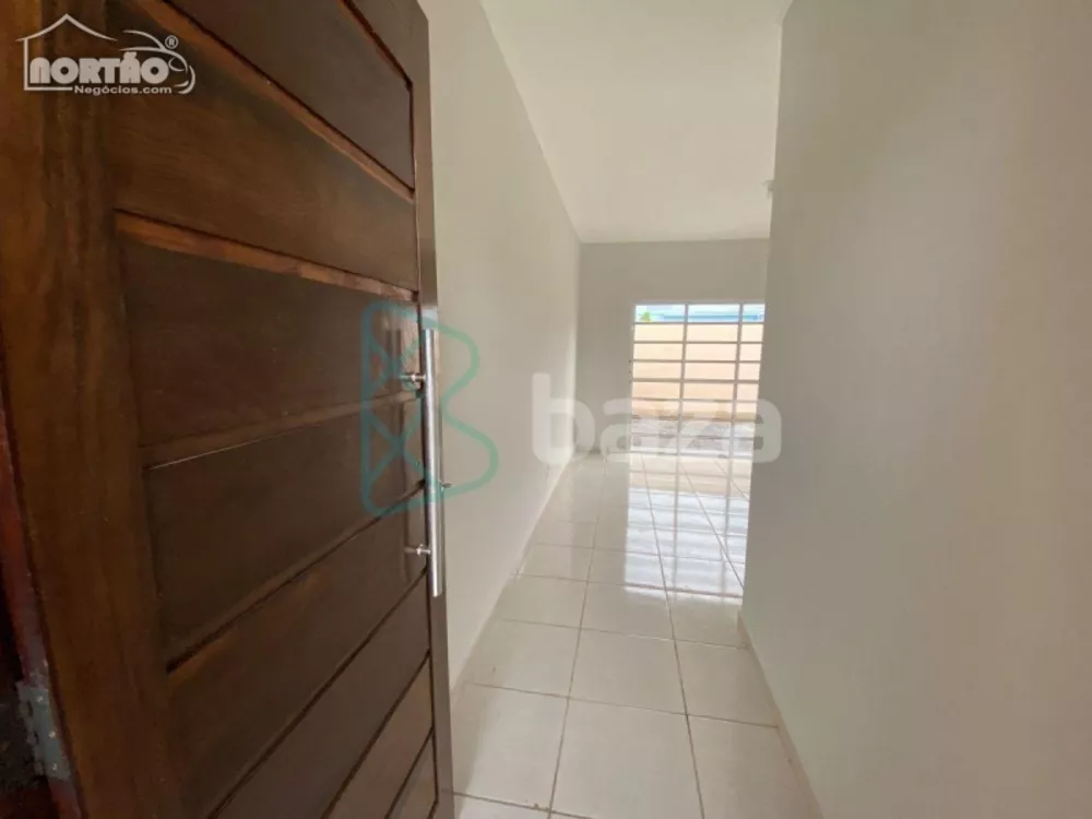 Casa à venda com 3 quartos, 60m² - Foto 3