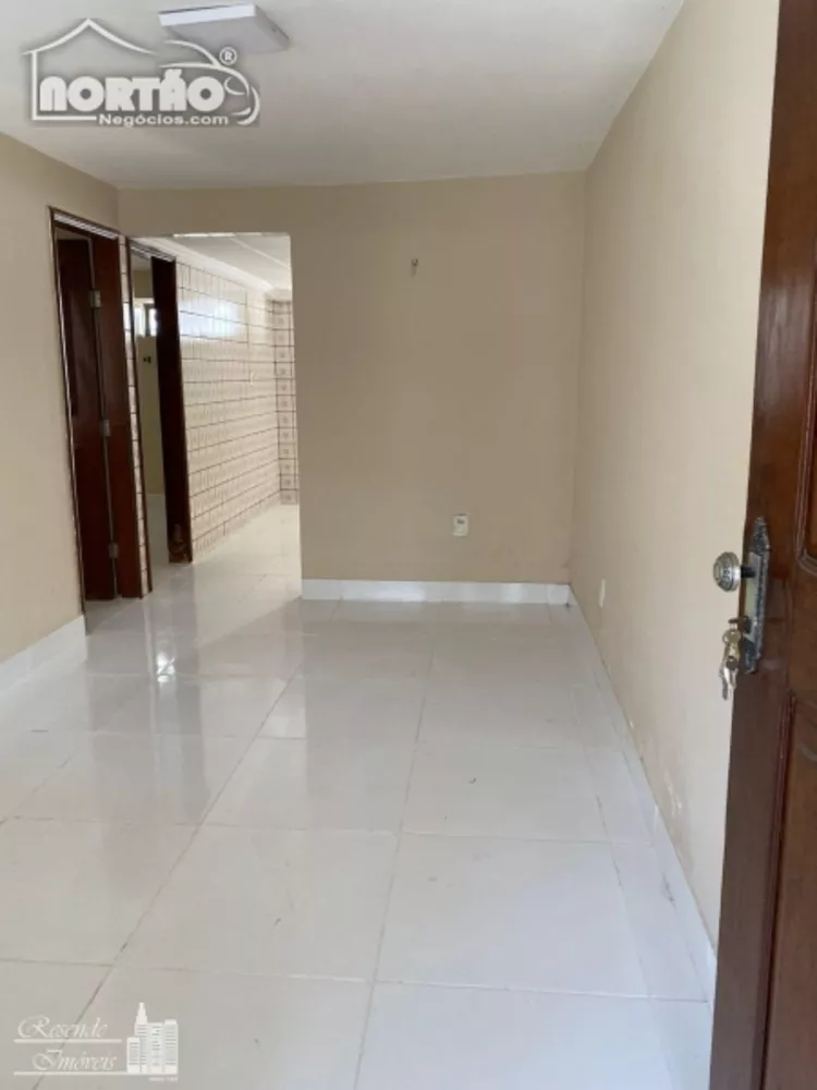 Casa à venda com 3 quartos, 60m² - Foto 1