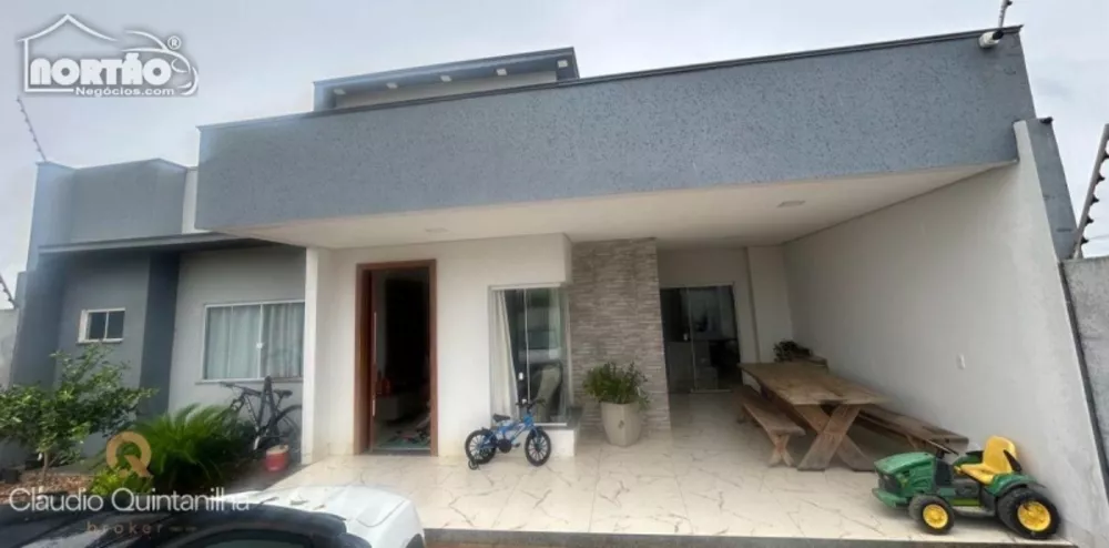 Casa à venda com 3 quartos, 133m² - Foto 1