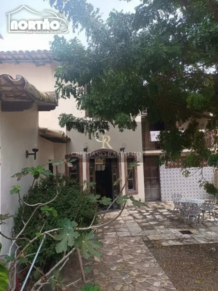 Casa, 6 quartos, 240 m² - Foto 2