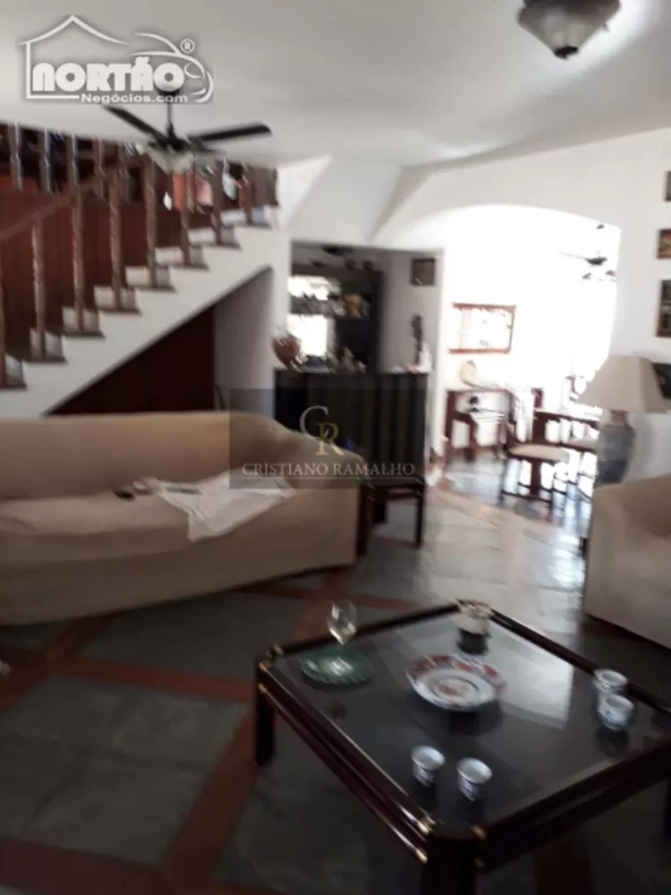 Casa, 6 quartos, 240 m² - Foto 4
