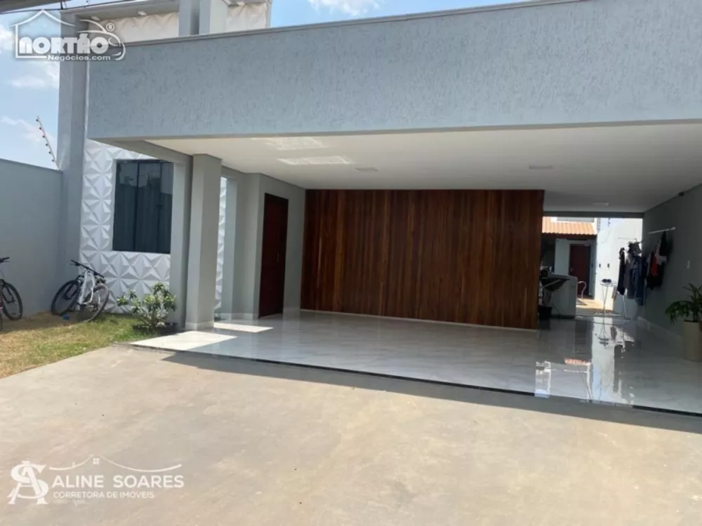 Casa à venda com 5 quartos, 180m² - Foto 2