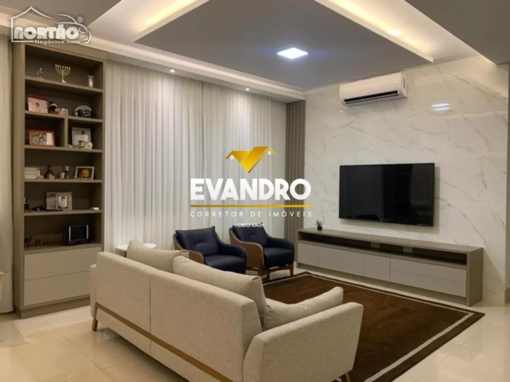 Casa à venda com 3 quartos, 261m² - Foto 2