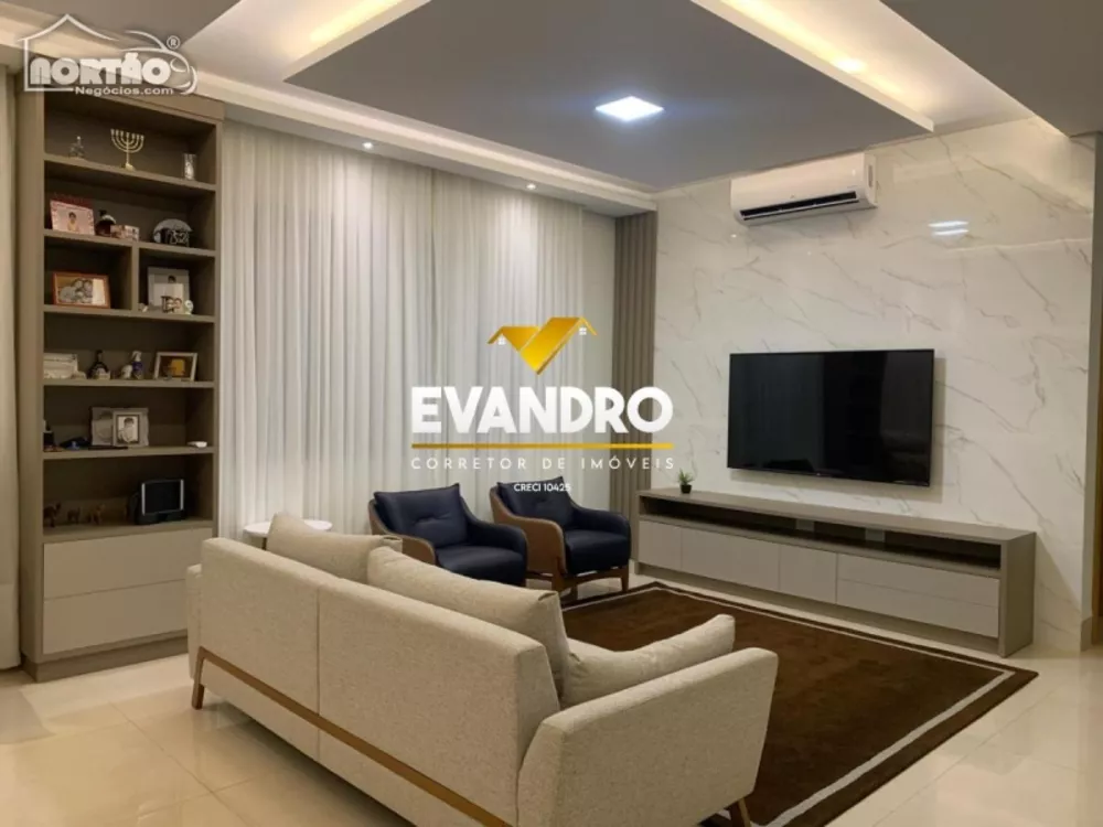 Casa à venda com 3 quartos, 261m² - Foto 4