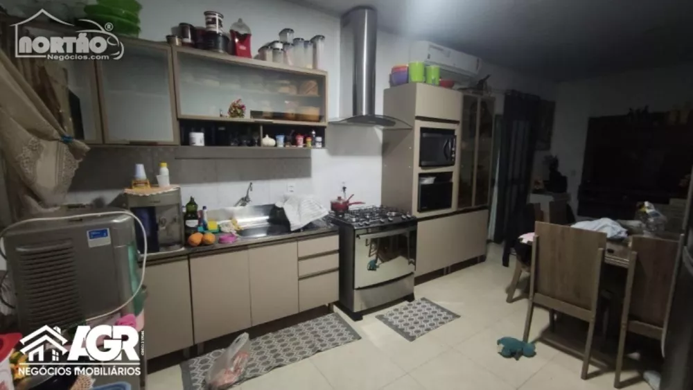 Casa à venda com 3 quartos, 80m² - Foto 4