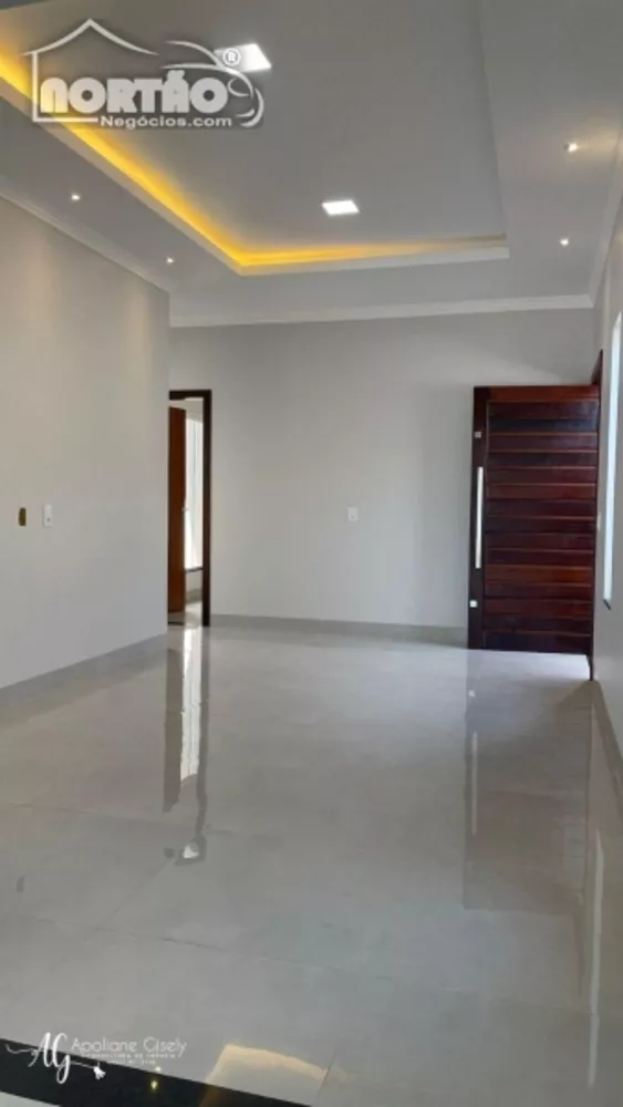 Casa à venda com 3 quartos, 198m² - Foto 3