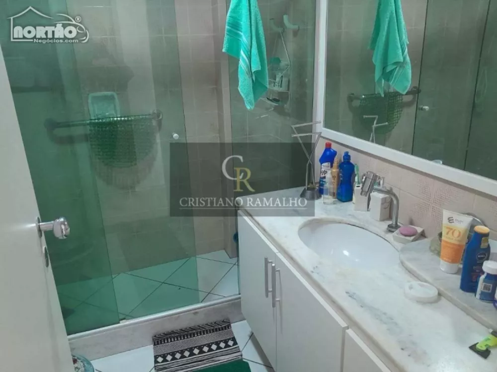 Casa, 5 quartos, 187 m² - Foto 1
