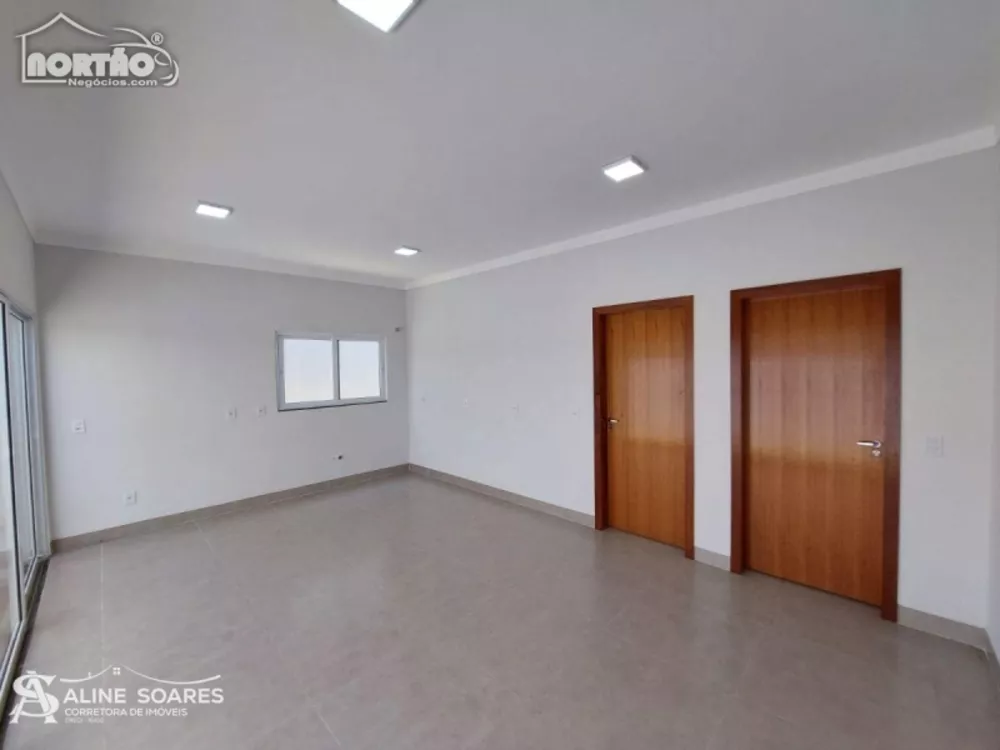 Casa à venda com 3 quartos, 133m² - Foto 4