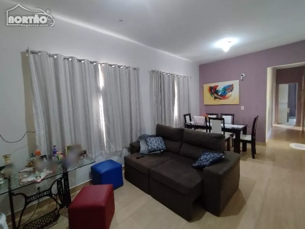 Casa à venda com 3 quartos, 84m² - Foto 3