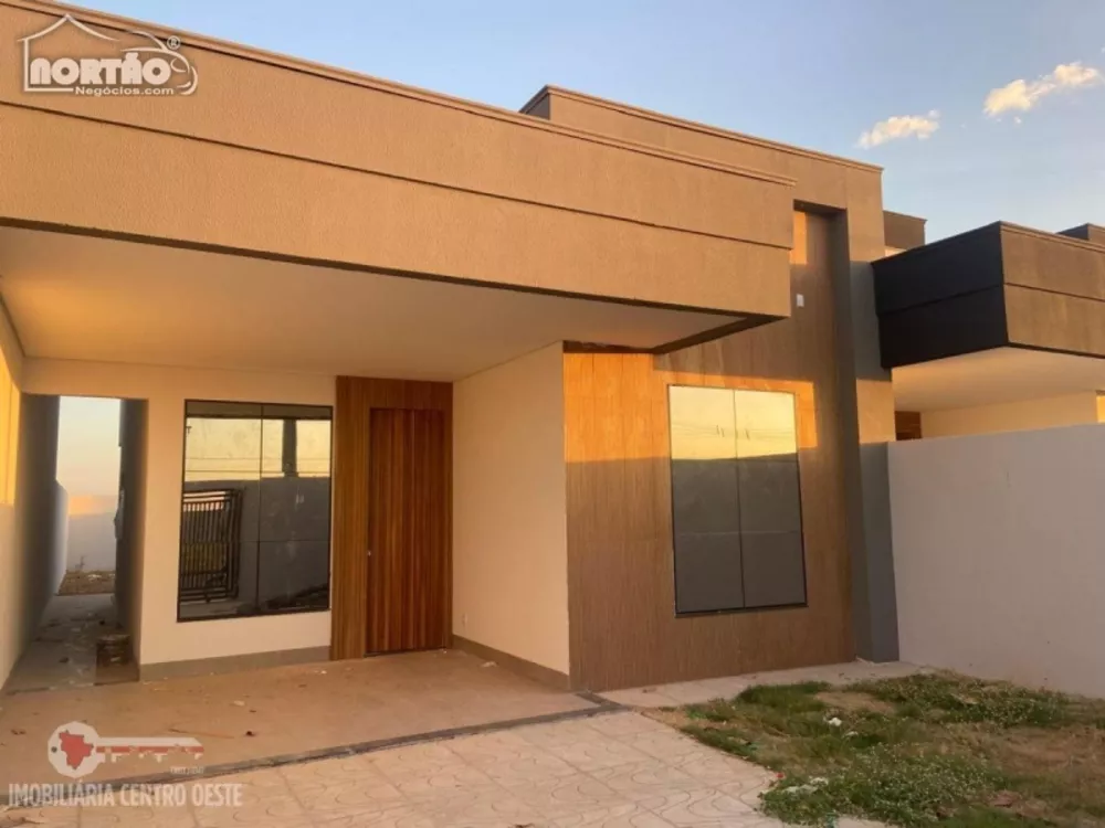 Casa à venda com 3 quartos, 88m² - Foto 1