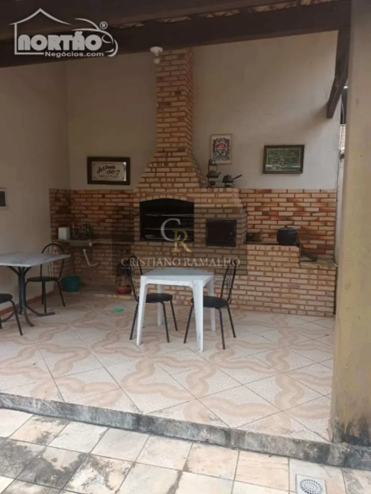 Casa, 6 quartos, 240 m² - Foto 2