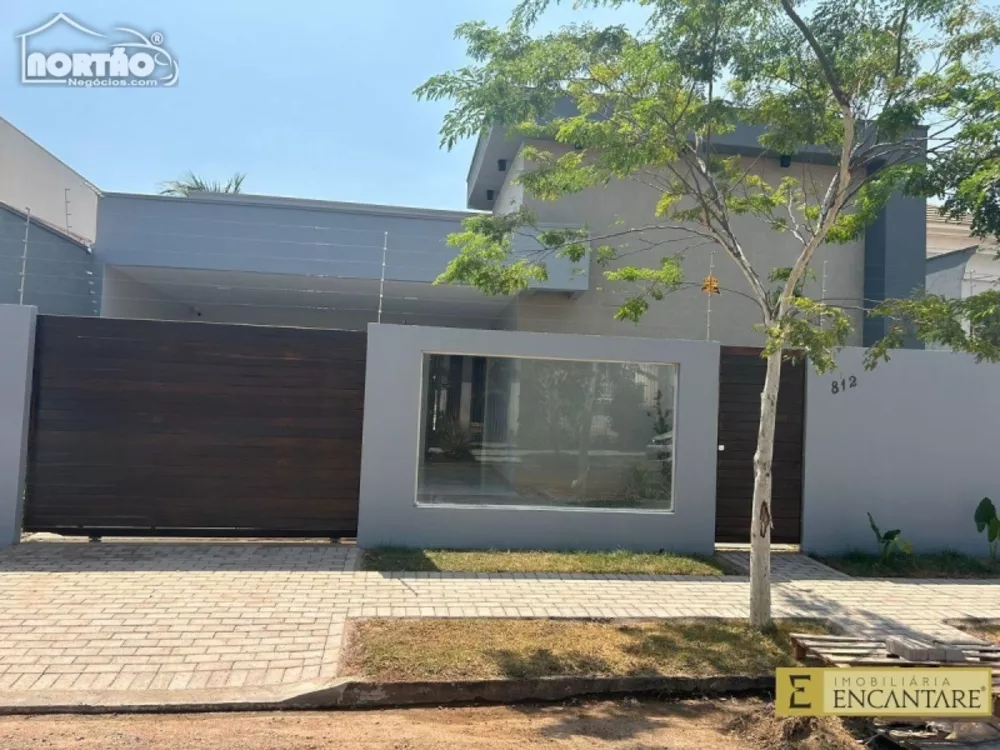 Casa à venda com 4 quartos, 200m² - Foto 1