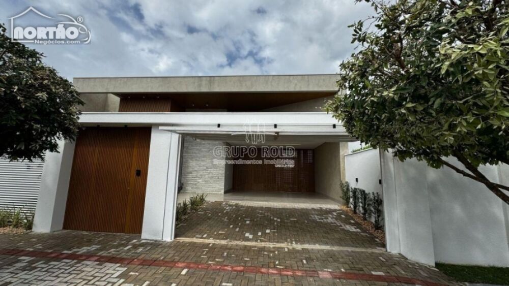 Casa, 4 quartos, 214 m² - Foto 1