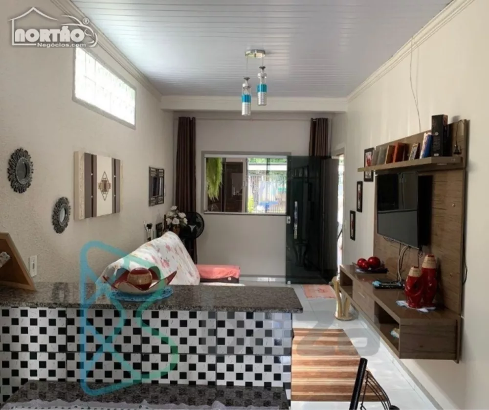 Casa à venda com 3 quartos, 70m² - Foto 4