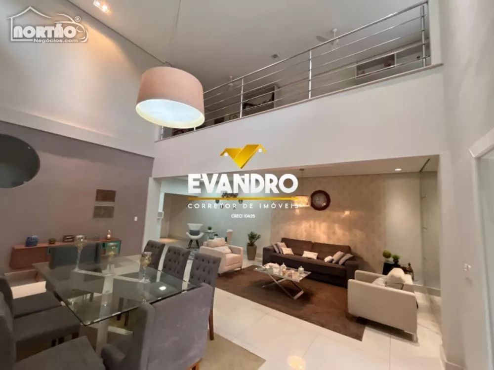 Casa à venda com 3 quartos, 380m² - Foto 2