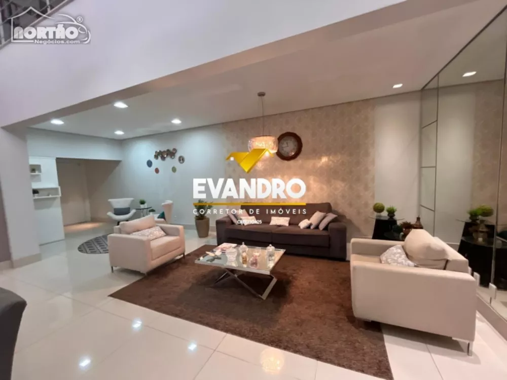 Casa à venda com 3 quartos, 380m² - Foto 3