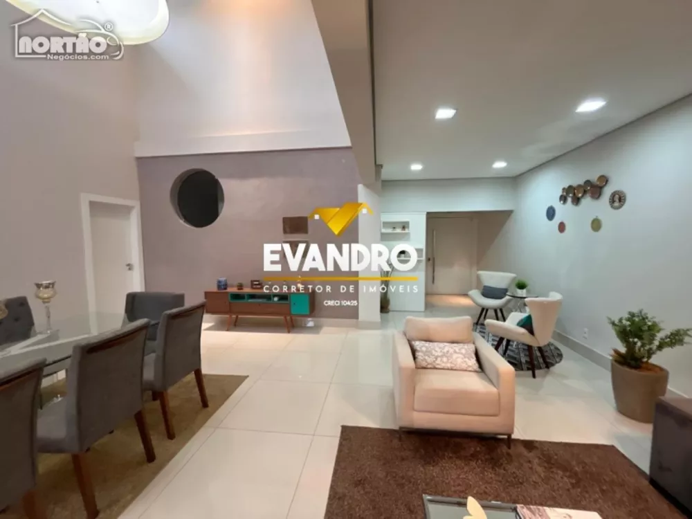 Casa à venda com 3 quartos, 380m² - Foto 4