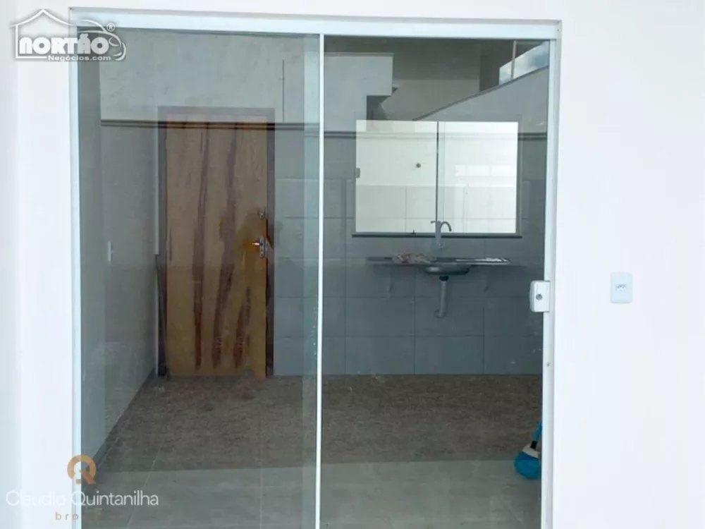 Casa à venda com 2 quartos, 210m² - Foto 4