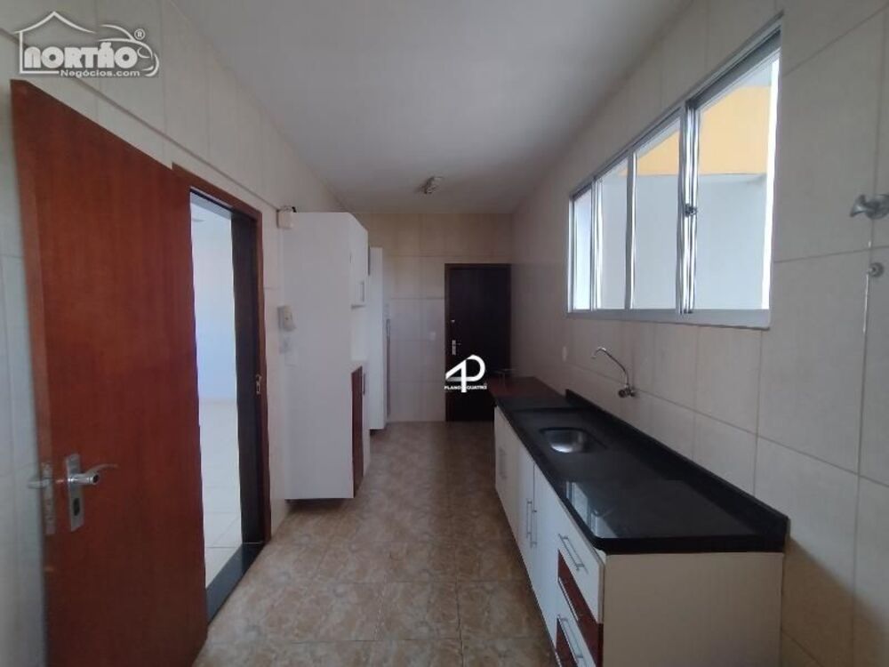 Casa, 3 quartos, 118 m² - Foto 2