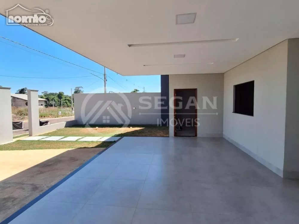 Casa à venda com 4 quartos, 136m² - Foto 2