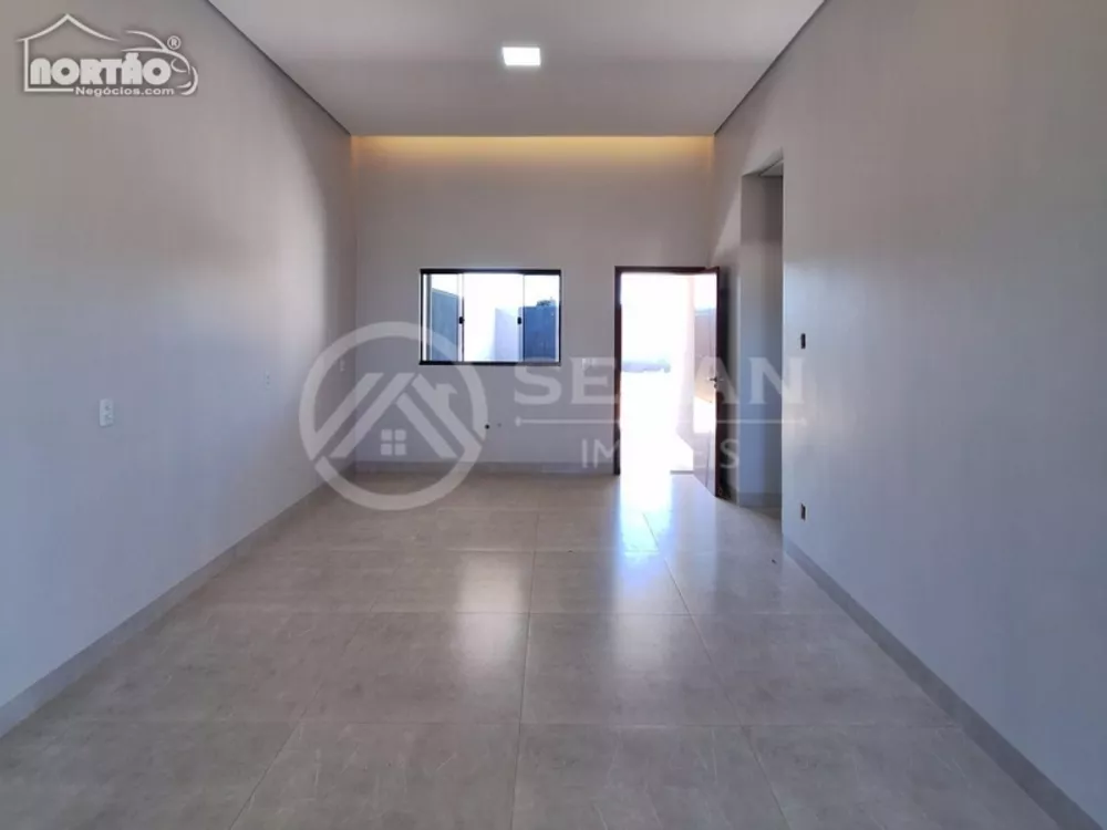 Casa à venda com 4 quartos, 136m² - Foto 3