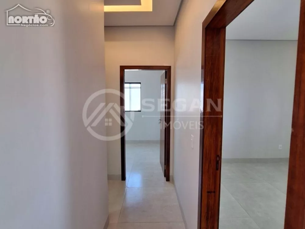 Casa à venda com 4 quartos, 136m² - Foto 4