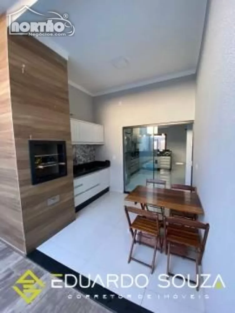 Casa à venda com 3 quartos, 280m² - Foto 4