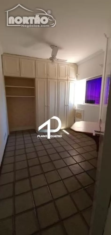 Casa à venda com 3 quartos, 246m² - Foto 2