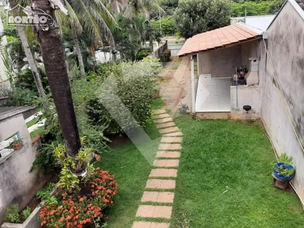 Casa à venda com 5 quartos, 152m² - Foto 1