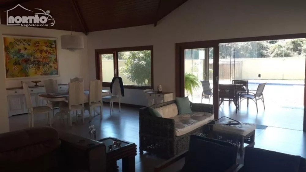 Casa à venda com 7 quartos, 1000m² - Foto 4