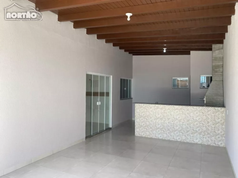 Casa à venda com 3 quartos, 205m² - Foto 3