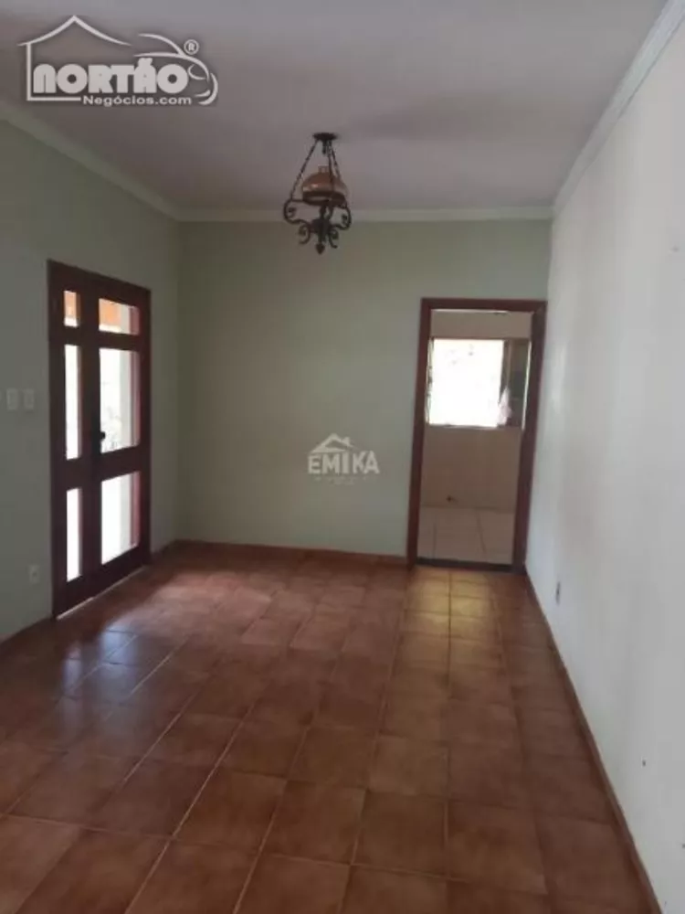 Casa à venda com 2 quartos, 214m² - Foto 5