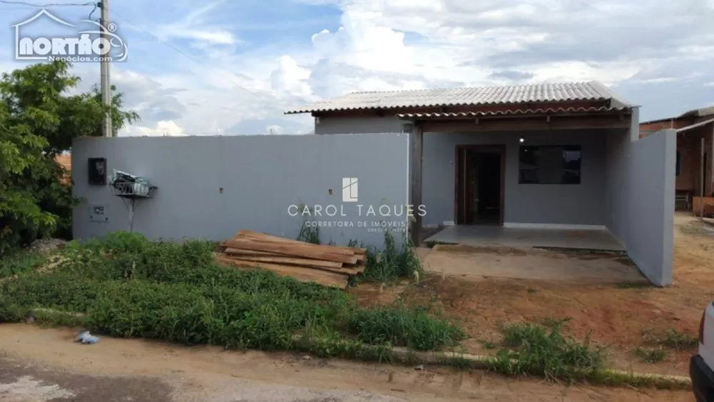 Casa à venda com 3 quartos, 80m² - Foto 1