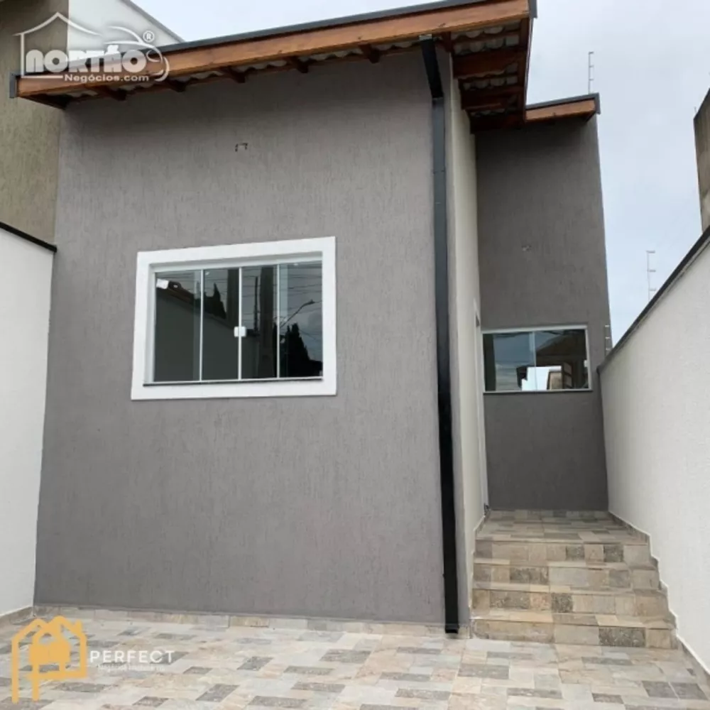 Casa à venda com 3 quartos, 65m² - Foto 2