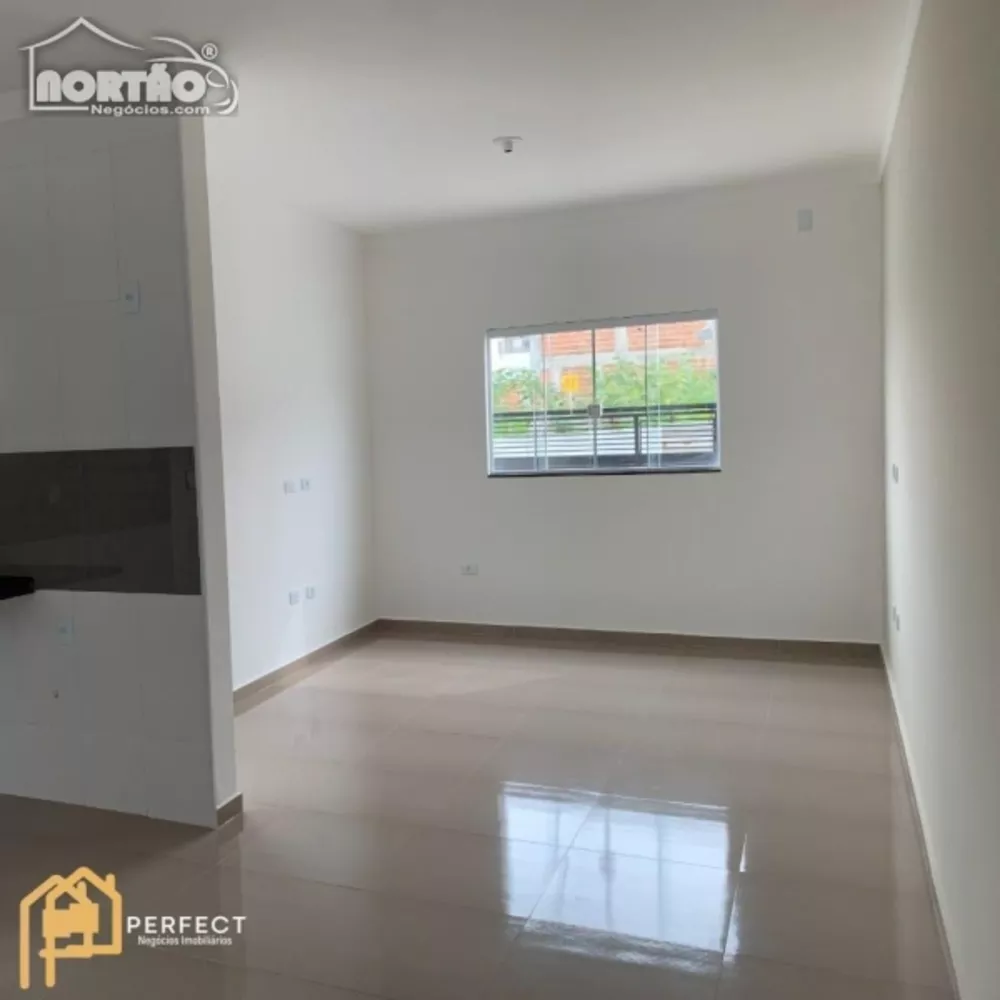 Casa à venda com 3 quartos, 65m² - Foto 4