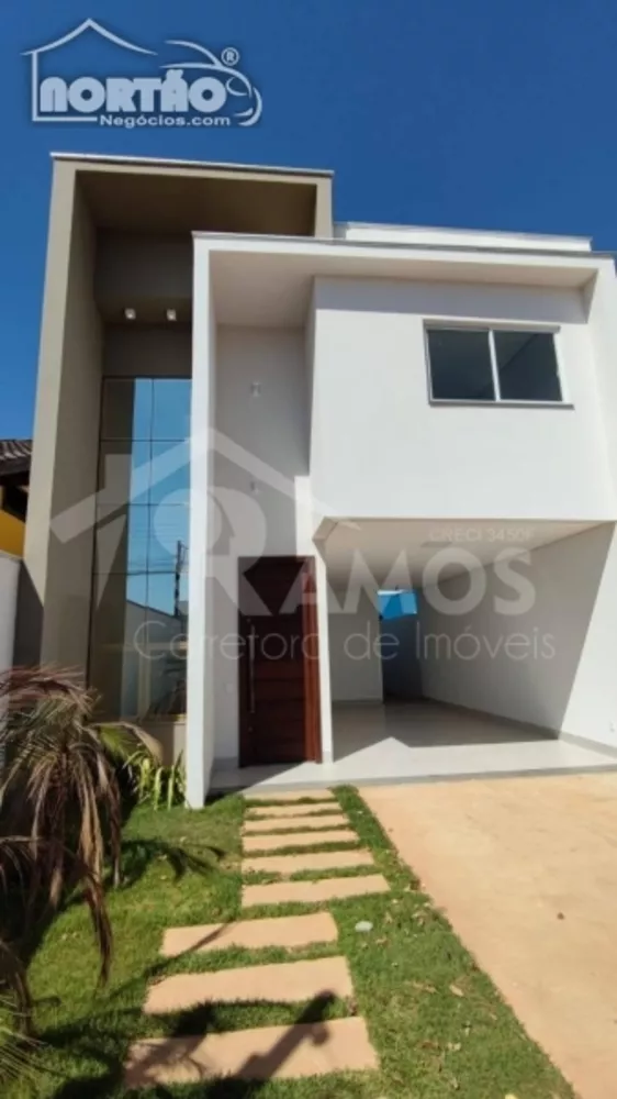 Casa à venda com 3 quartos, 220m² - Foto 2