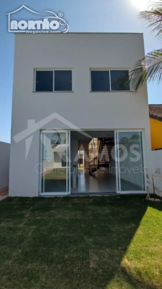 Casa à venda com 3 quartos, 220m² - Foto 3