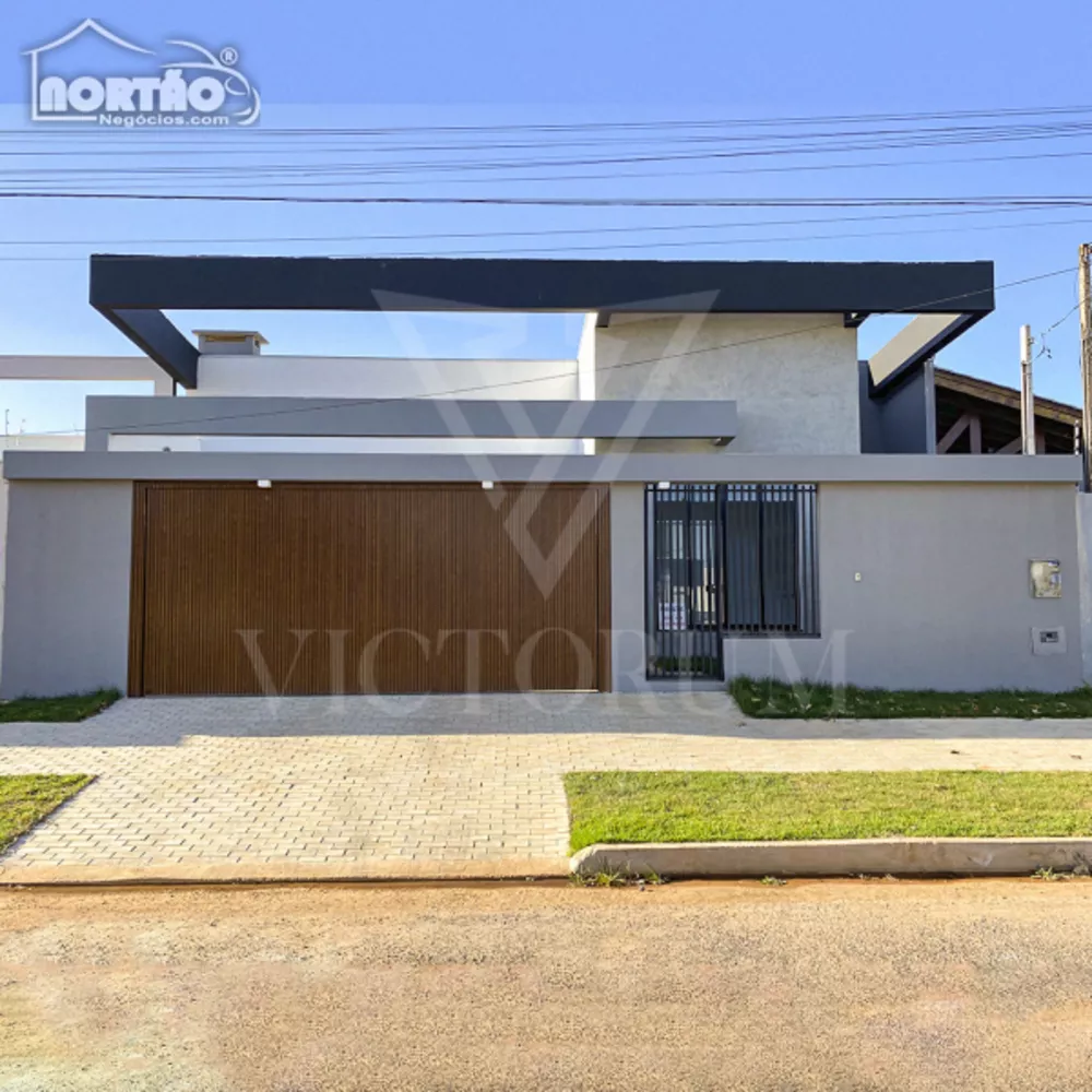 Casa à venda com 2 quartos, 300m² - Foto 1