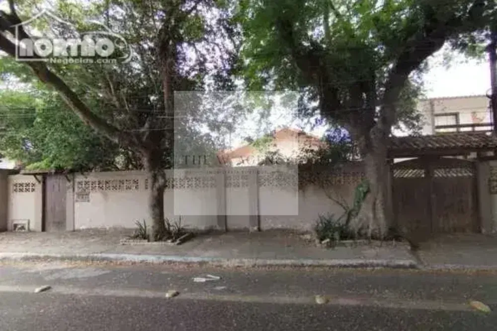 Casa, 5 quartos, 272 m² - Foto 1