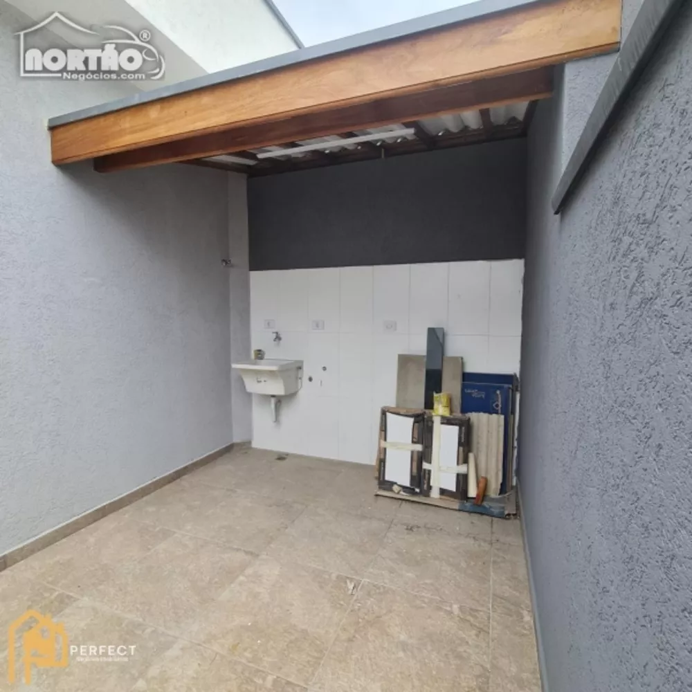 Casa à venda com 3 quartos, 75m² - Foto 8