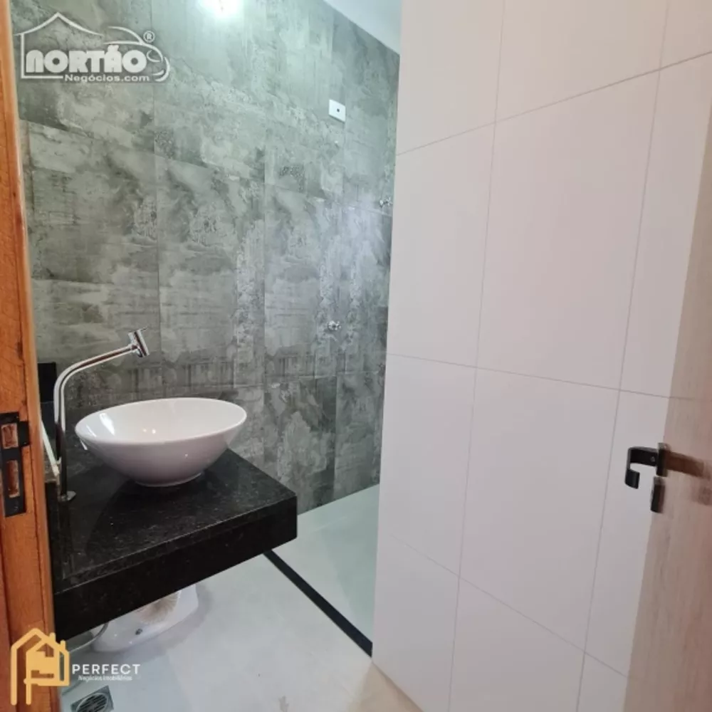 Casa à venda com 3 quartos, 75m² - Foto 7