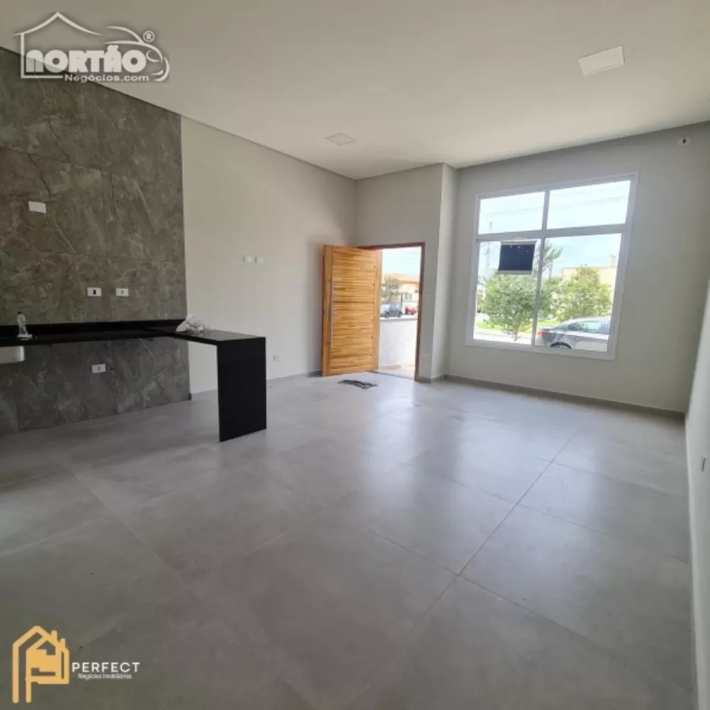 Casa à venda com 3 quartos, 75m² - Foto 2