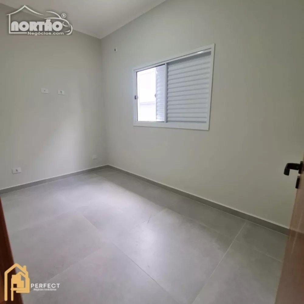 Casa à venda com 3 quartos, 75m² - Foto 6