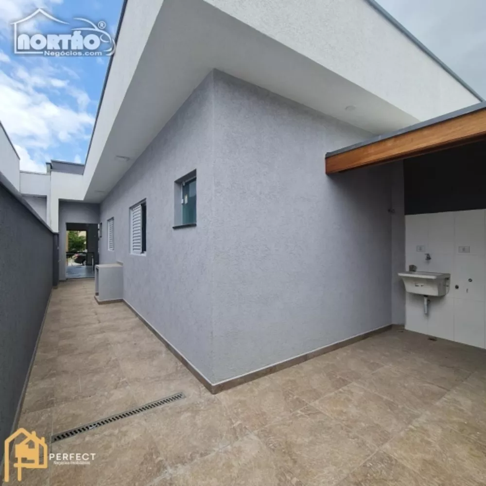 Casa à venda com 3 quartos, 75m² - Foto 9